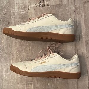 Womens Puma Shoes